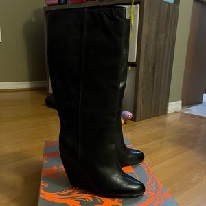 Kelsi Dagger black leather boots 7.5